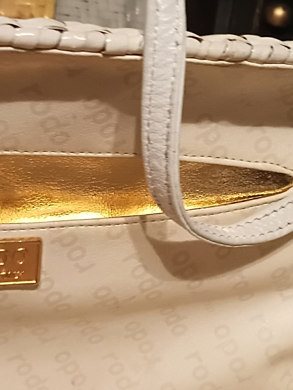 Woven Rodo Italy White Shoulder Bag with Gold-Tone Clasp(100%Authentic,Rare) - Picture 9 of 14